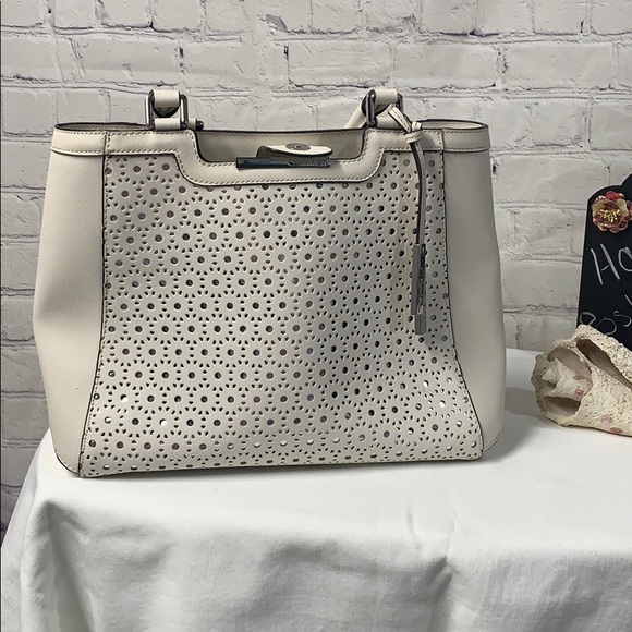 Calvin Klein Women’s medium sized bag - Picture 2 of 14